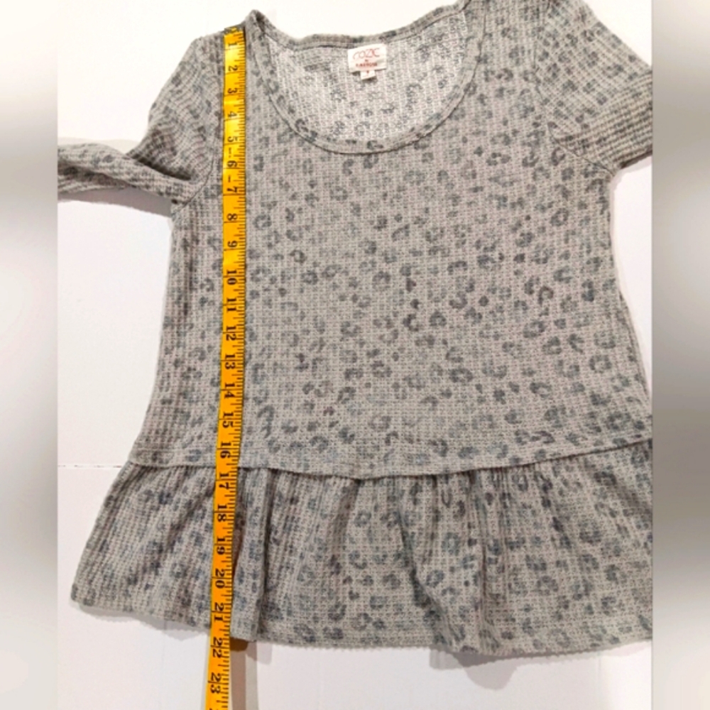 Cozie by Pink Rose Women's (Size S) Dk & Lt Gray Leopard Print Long Sleeve Top - Picture 7 of 8